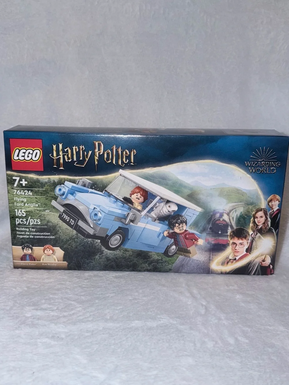 LEGO Harry Potter Blue Flying Ford Anglia Building Set